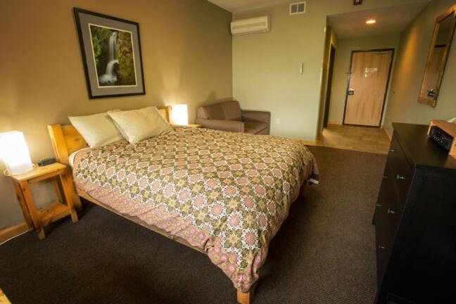 Adventure Inn อีลี ภายนอก รูปภาพ